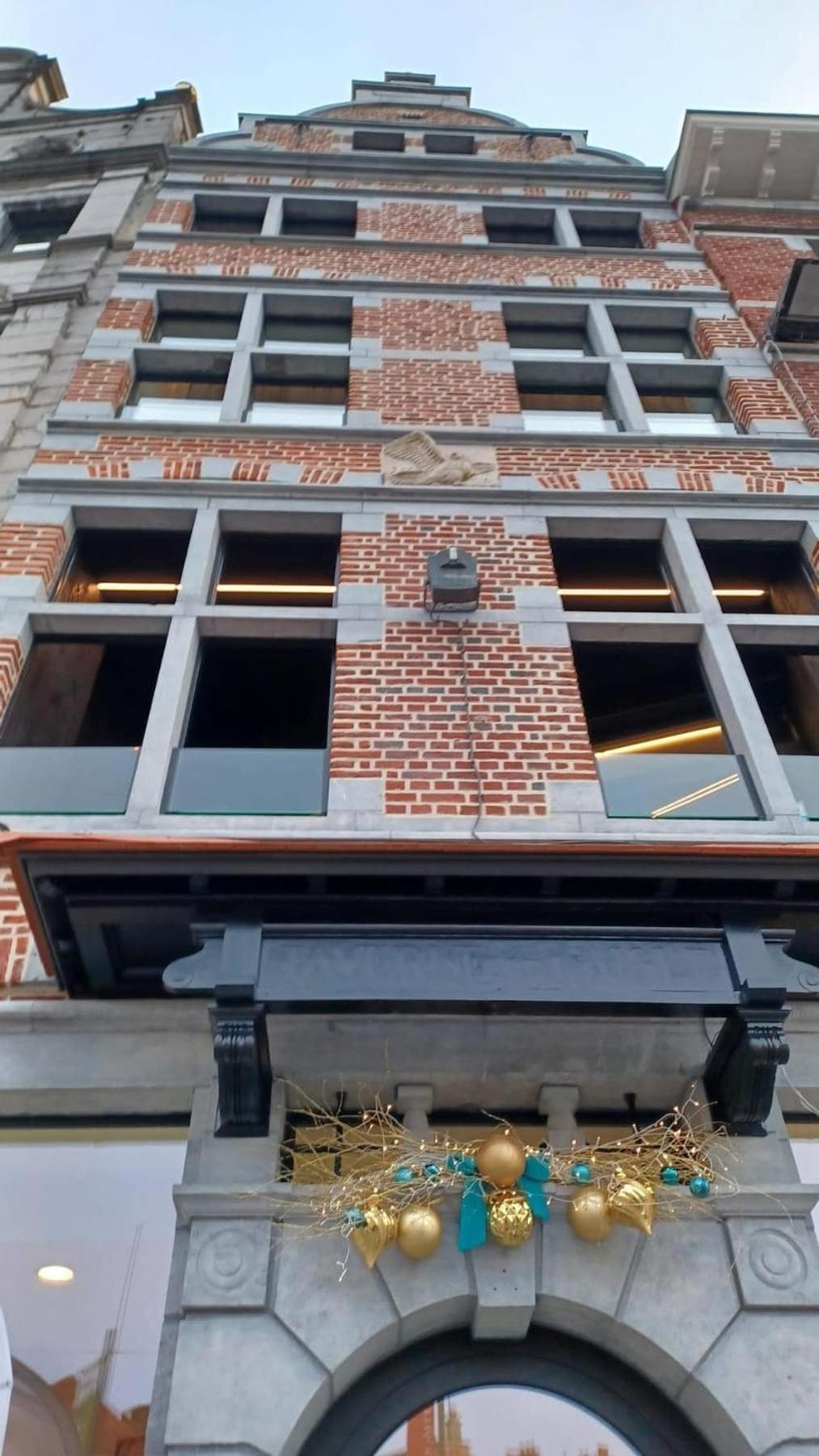 Agora Tournai Wellness Suites 3 Appartements Touristiques Sur La Grand-Place Zewnętrze zdjęcie