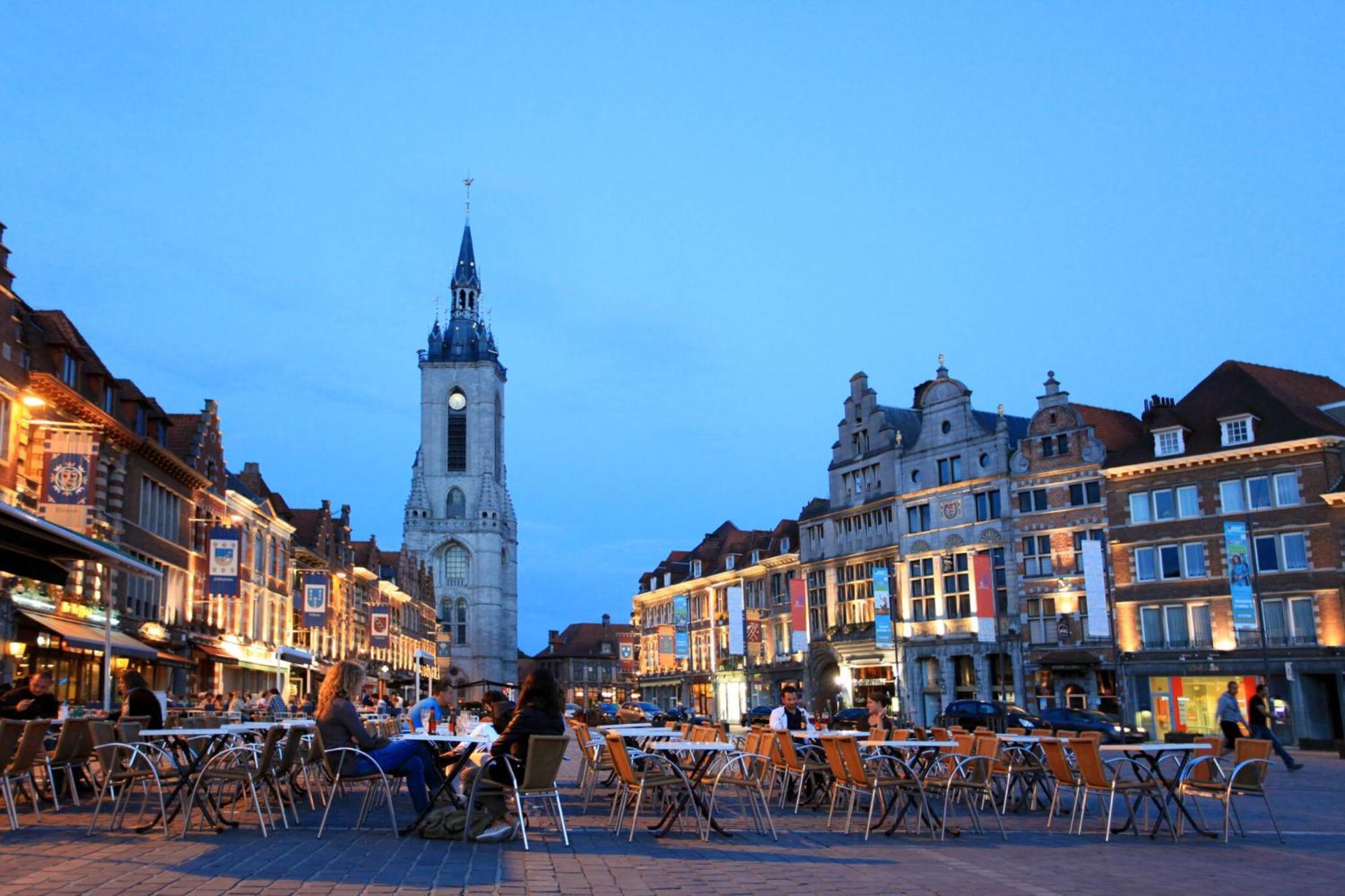 Agora Tournai Wellness Suites 3 Appartements Touristiques Sur La Grand-Place Zewnętrze zdjęcie