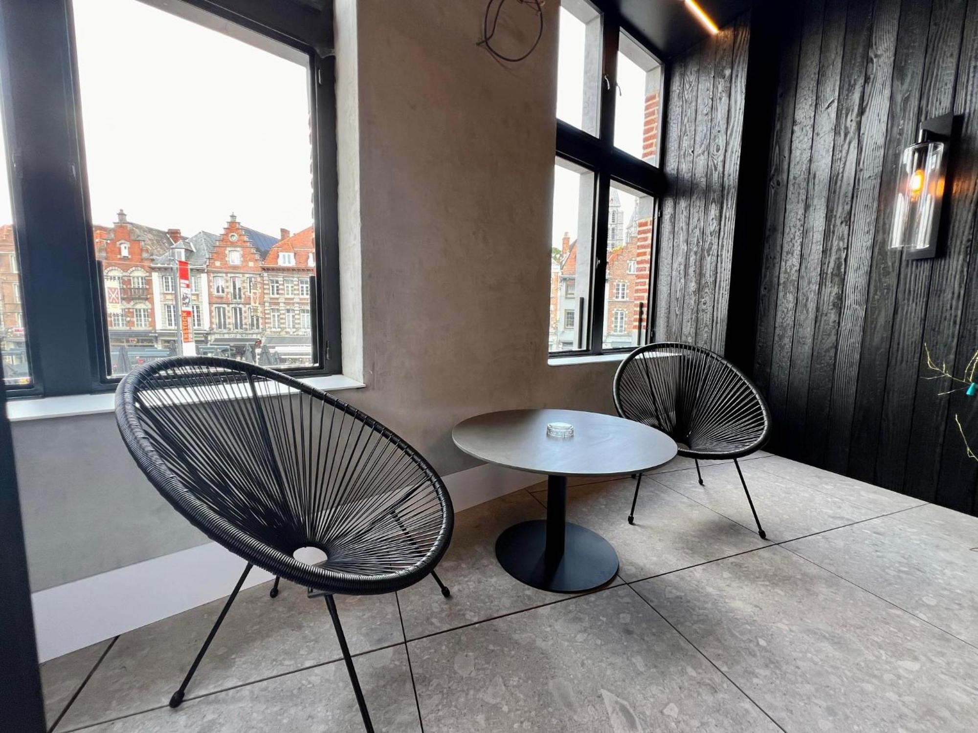 Agora Tournai Wellness Suites 3 Appartements Touristiques Sur La Grand-Place Zewnętrze zdjęcie